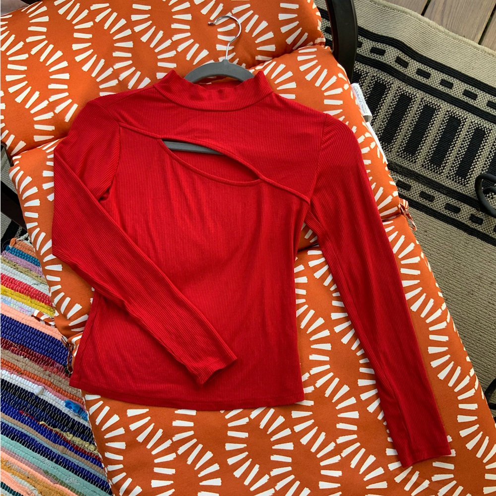 Ribbed Cut-out Mock Top
